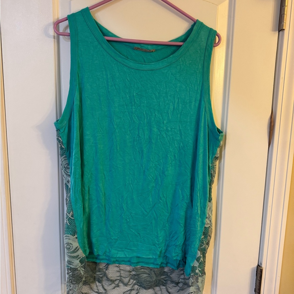 Emerald Green Sleeveless Tank Top with Lace Overlay
